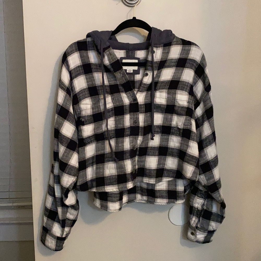 AE crop flannel